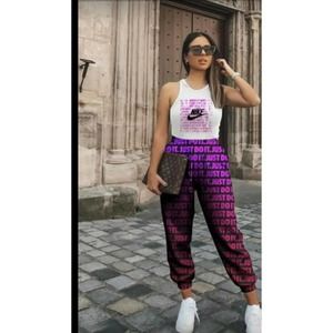 Ladies 2-piece Nike outfit